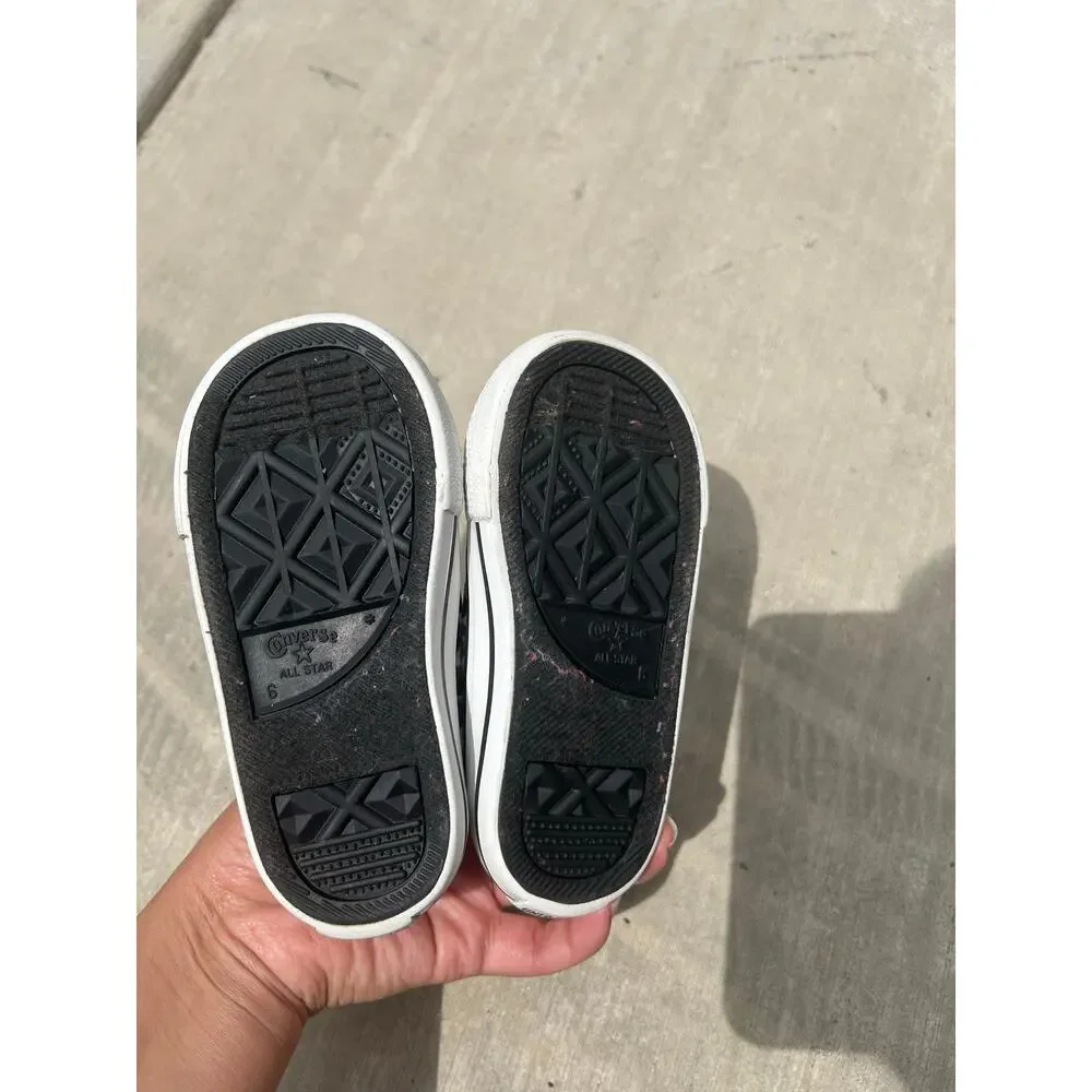 Girls converse all star animal print size 6